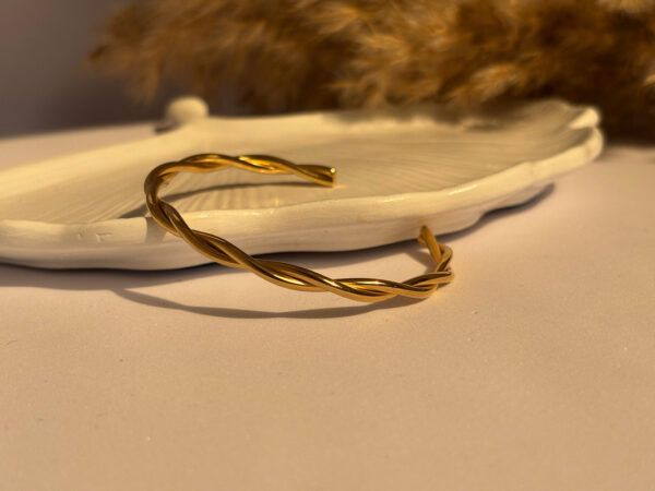 Twisted Wire
