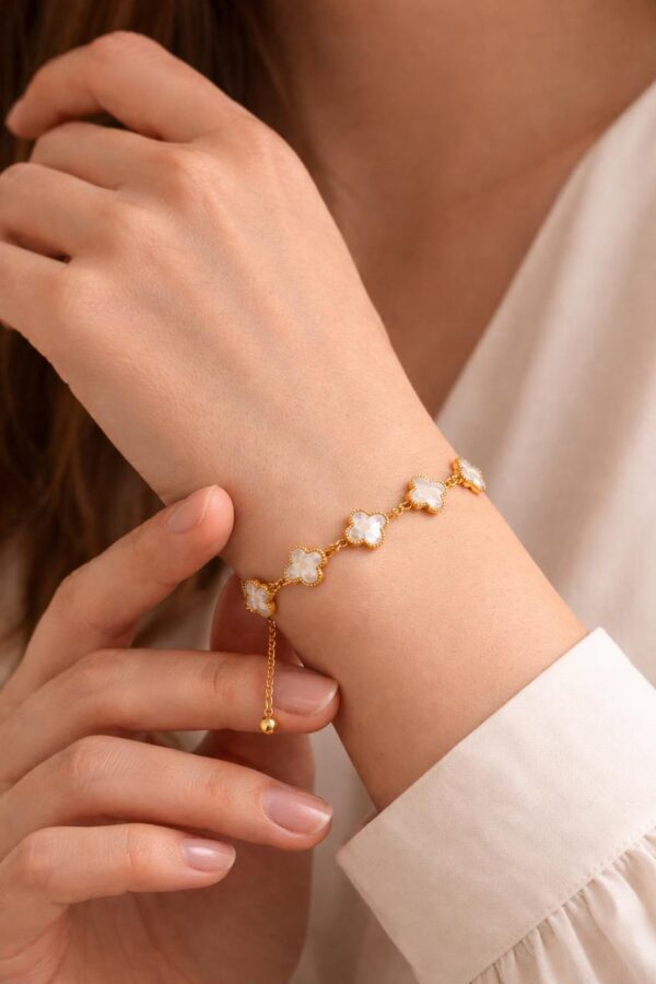 Pearl Clover Bracelet