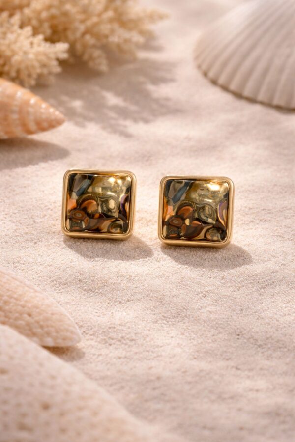 N0027 (3) Lumi Square Studs