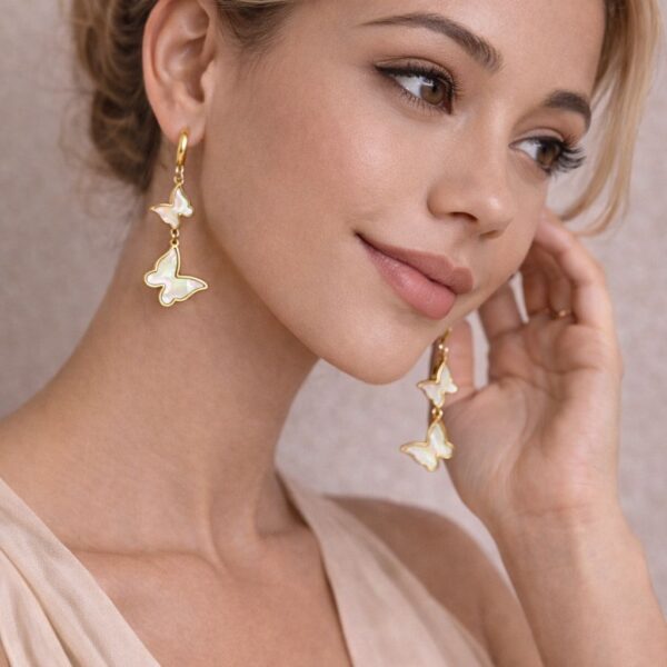 N0033 (3) White Petal Butterfly